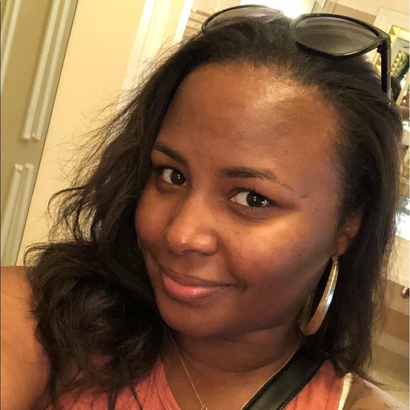 Meet your Posher, Deedee - Picture 4 of 4